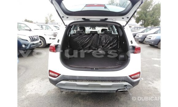 Acheter Import Voiture Hyundai Santa Fe Blanc à Import - Dubai, Estuaire Acheter Import Voiture Hyundai Santa Fe Blanc à Import - Dubai, Estuaire