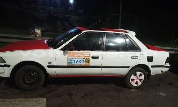 Acheter Occasion Voiture Toyota Carina Blanc à Libreville, Estuaire Acheter Occasion Voiture Toyota Carina Blanc à Libreville, Estuaire