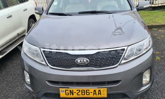 Sayi Na hannu Kia Sorento Azurfa Mota in Libreville a estuary Sayi Na hannu Kia Sorento Azurfa Mota in Libreville a estuary