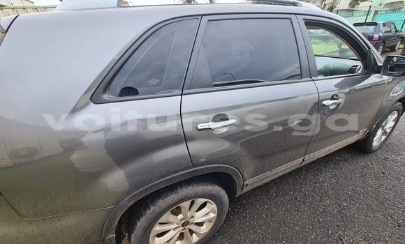 Sayi Na hannu Kia Sorento Azurfa Mota in Libreville a estuary Sayi Na hannu Kia Sorento Azurfa Mota in Libreville a estuary