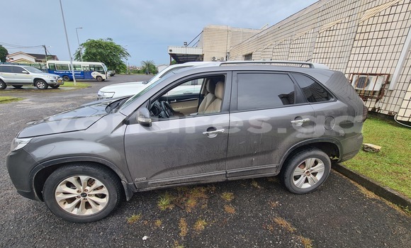 Sayi Na hannu Kia Sorento Azurfa Mota in Libreville a estuary Sayi Na hannu Kia Sorento Azurfa Mota in Libreville a estuary