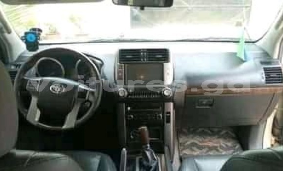 Sayi Na hannu Toyota Land Cruiser Prado M Mota in Libreville a estuary Sayi Na hannu Toyota Land Cruiser Prado M Mota in Libreville a estuary