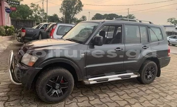 Sayi Na hannu Mitsubishi Pajero Black Mota in Libreville a estuary Sayi Na hannu Mitsubishi Pajero Black Mota in Libreville a estuary