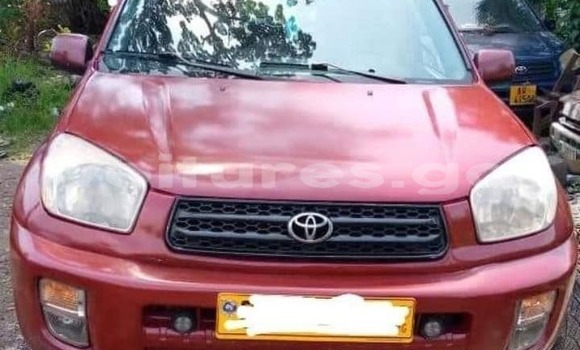 Sayi Na hannu Toyota RAV4 Red Mota in Libreville a estuary Sayi Na hannu Toyota RAV4 Red Mota in Libreville a estuary