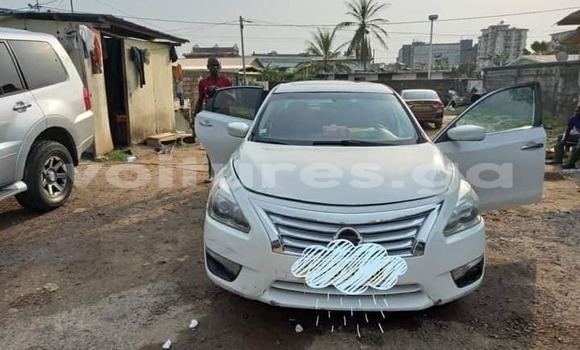Sayi Na hannu Nissan Altima White Mota in Libreville a estuary Sayi Na hannu Nissan Altima White Mota in Libreville a estuary