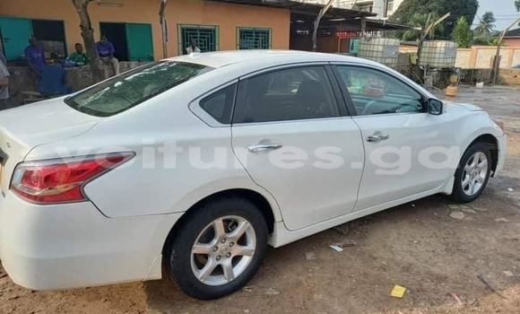 Sayi Na hannu Nissan Altima White Mota in Libreville a estuary Sayi Na hannu Nissan Altima White Mota in Libreville a estuary