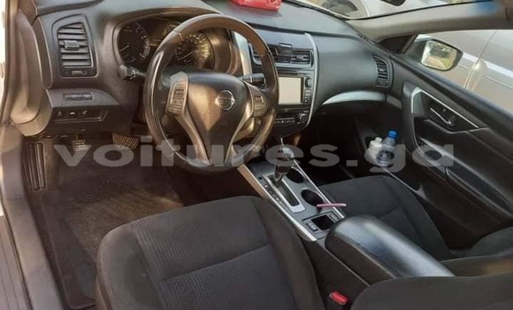 Sayi Na hannu Nissan Altima White Mota in Libreville a estuary Sayi Na hannu Nissan Altima White Mota in Libreville a estuary