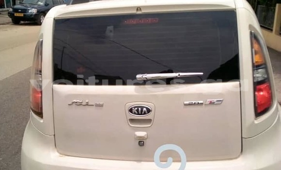 Sayi Na hannu Kia Soul White Mota in Libreville a estuary Sayi Na hannu Kia Soul White Mota in Libreville a estuary