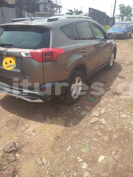 Big with watermark toyota rav4 estuaire libreville 7389