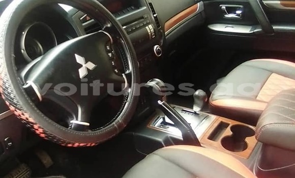 Sayi Na hannu Mitsubishi Pajero Azurfa Mota in Libreville a estuary Sayi Na hannu Mitsubishi Pajero Azurfa Mota in Libreville a estuary