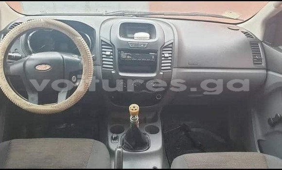 Sayi Na hannu Ford Ranger Brown Mota in Libreville a estuary Sayi Na hannu Ford Ranger Brown Mota in Libreville a estuary