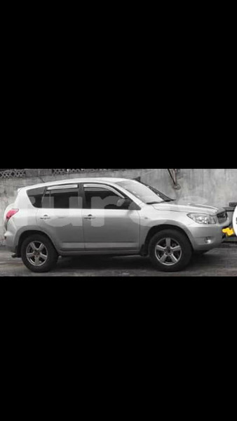 Big with watermark toyota rav4 estuaire libreville 7393