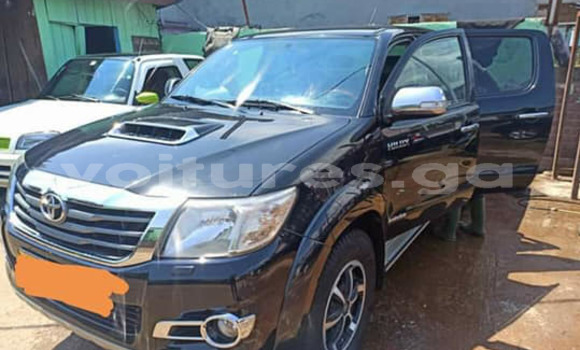 Sayi Na hannu Toyota Hilux Black Mota in Libreville a estuary Sayi Na hannu Toyota Hilux Black Mota in Libreville a estuary