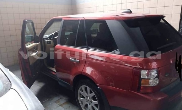 Sayi Na hannu Land Rover Range Rover Red Mota in Libreville a estuary Sayi Na hannu Land Rover Range Rover Red Mota in Libreville a estuary