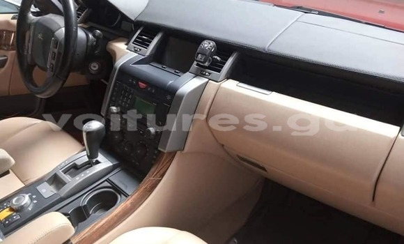 Sayi Na hannu Land Rover Range Rover Red Mota in Libreville a estuary Sayi Na hannu Land Rover Range Rover Red Mota in Libreville a estuary