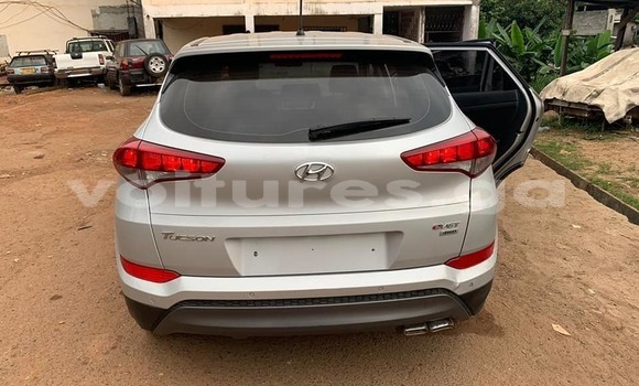 Sayi Na hannu Hyundai Tucson Azurfa Mota in Libreville a estuary Sayi Na hannu Hyundai Tucson Azurfa Mota in Libreville a estuary