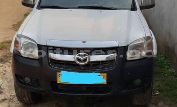Sayi Na hannu Mazda BT-50 White Mota in Libreville a estuary Sayi Na hannu Mazda BT-50 White Mota in Libreville a estuary
