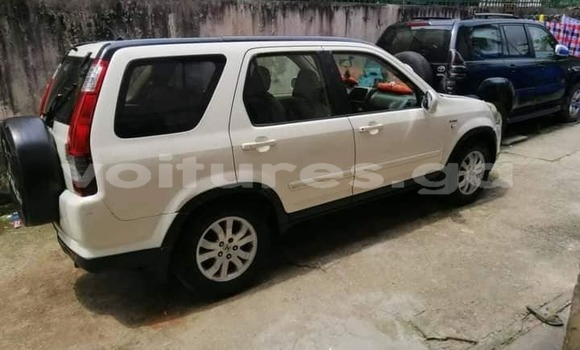 Sayi Na hannu Honda CR–V White Mota in Libreville a estuary Sayi Na hannu Honda CR–V White Mota in Libreville a estuary
