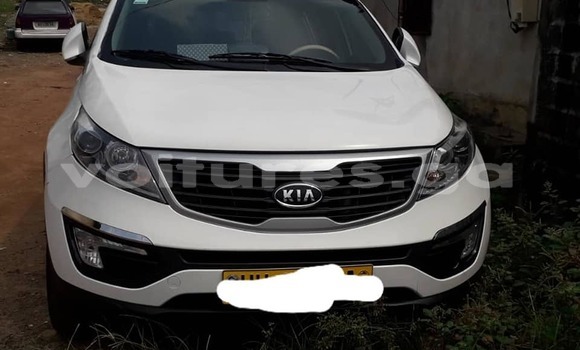 Sayi Na hannu Kia Sportage White Mota in Libreville a estuary Sayi Na hannu Kia Sportage White Mota in Libreville a estuary