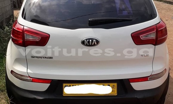 Sayi Na hannu Kia Sportage White Mota in Libreville a estuary Sayi Na hannu Kia Sportage White Mota in Libreville a estuary
