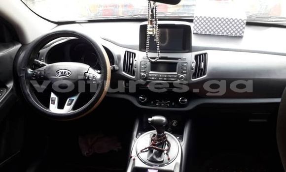 Sayi Na hannu Kia Sportage White Mota in Libreville a estuary Sayi Na hannu Kia Sportage White Mota in Libreville a estuary