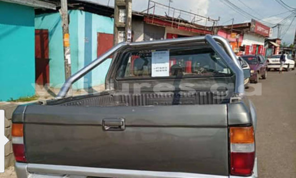 Sayi Na hannu Mitsubishi L200 Azurfa Mota in Libreville a estuary Sayi Na hannu Mitsubishi L200 Azurfa Mota in Libreville a estuary