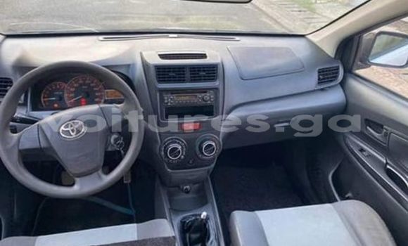 Sayi Na hannu Toyota Avanza Azurfa Mota in Libreville a estuary Sayi Na hannu Toyota Avanza Azurfa Mota in Libreville a estuary