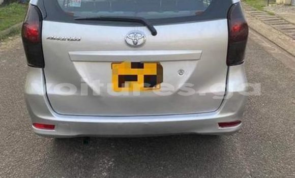 Sayi Na hannu Toyota Avanza Azurfa Mota in Libreville a estuary Sayi Na hannu Toyota Avanza Azurfa Mota in Libreville a estuary