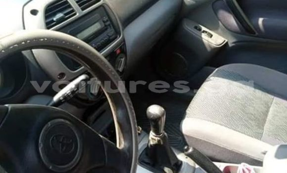 Sayi Na hannu Toyota RAV4 Brown Mota in Libreville a estuary Sayi Na hannu Toyota RAV4 Brown Mota in Libreville a estuary