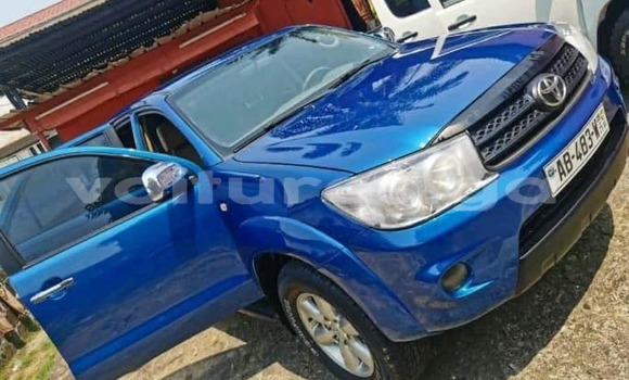 Sayi Na hannu Toyota Fortuner Blue Mota in Libreville a estuary Sayi Na hannu Toyota Fortuner Blue Mota in Libreville a estuary