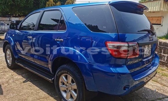 Sayi Na hannu Toyota Fortuner Blue Mota in Libreville a estuary Sayi Na hannu Toyota Fortuner Blue Mota in Libreville a estuary