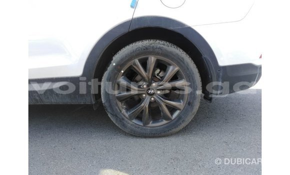 Acheter Import Voiture Hyundai Santa Fe Blanc à Import - Dubai, Estuaire Acheter Import Voiture Hyundai Santa Fe Blanc à Import - Dubai, Estuaire