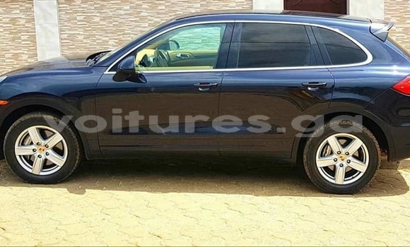 Sayi Na hannu Porsche Cayenne Blue Mota in Libreville a estuary Sayi Na hannu Porsche Cayenne Blue Mota in Libreville a estuary