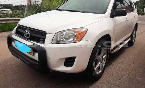 Acheter Occasion Voiture Toyota RAV4 Blanc à Libreville, Estuaire Acheter Occasion Voiture Toyota RAV4 Blanc à Libreville, Estuaire