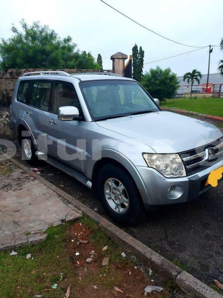 Big with watermark mitsubishi pajero estuaire libreville 7438