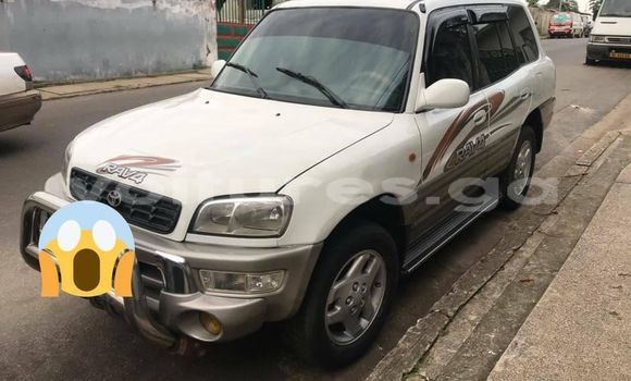 Acheter Occasion Voiture Toyota RAV4 Blanc à Libreville, Estuaire Acheter Occasion Voiture Toyota RAV4 Blanc à Libreville, Estuaire