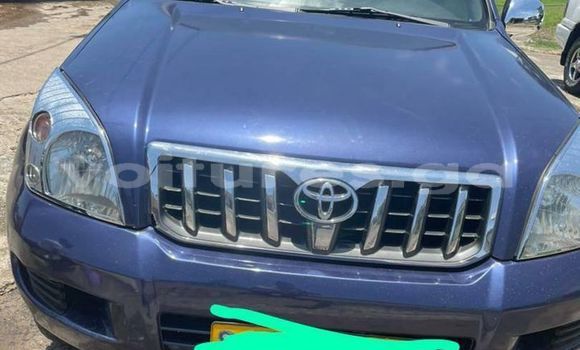Sayi Na hannu Toyota Land Cruiser Prado Blue Mota in Libreville a estuary