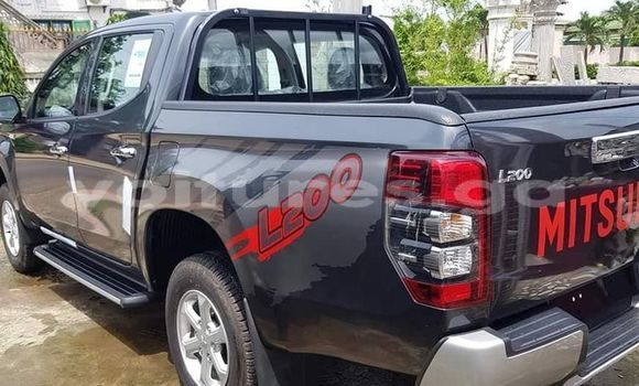 Acheter Occasion Voiture Mitsubishi L200 Bleu à Libreville, Estuaire Acheter Occasion Voiture Mitsubishi L200 Bleu à Libreville, Estuaire