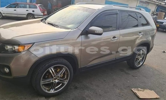 Sayi Na hannu Kia Sorento Brown Mota in Libreville a estuary Sayi Na hannu Kia Sorento Brown Mota in Libreville a estuary