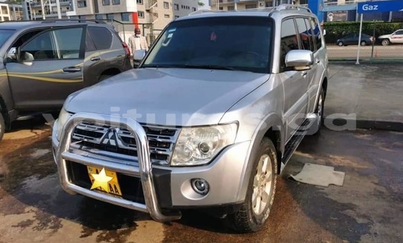 Buy Used Mitsubishi Pajero Silver Car in Libreville in Estuary Buy Used Mitsubishi Pajero Silver Car in Libreville in Estuary
