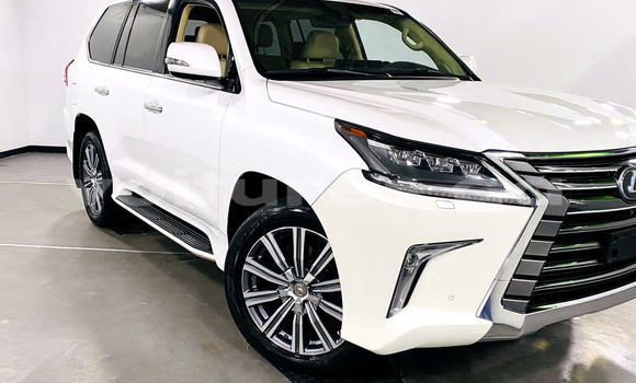 Sayi Na hannu Lexus LX 570 White Mota in Booue a Ogooue-Ivindo Sayi Na hannu Lexus LX 570 White Mota in Booue a Ogooue-Ivindo