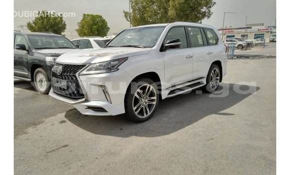 Acheter Import Voiture Lexus LX Blanc à Import - Dubai, Estuaire Acheter Import Voiture Lexus LX Blanc à Import - Dubai, Estuaire