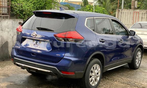 Sayi Na hannu Nissan Rogue Blue Mota in Libreville a estuary Sayi Na hannu Nissan Rogue Blue Mota in Libreville a estuary