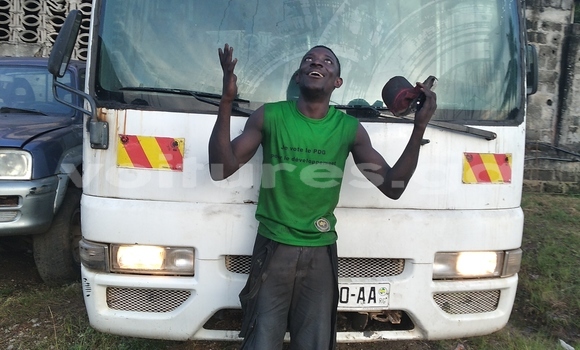 Acheter Occasion Voiture Nissan Caravan Blanc à Libreville, Estuaire