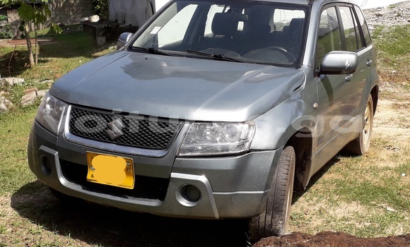 Sayi Na hannu Suzuki Grand Vitara Azurfa Mota in Libreville a estuary Sayi Na hannu Suzuki Grand Vitara Azurfa Mota in Libreville a estuary