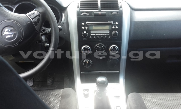 Sayi Na hannu Suzuki Grand Vitara Azurfa Mota in Libreville a estuary Sayi Na hannu Suzuki Grand Vitara Azurfa Mota in Libreville a estuary