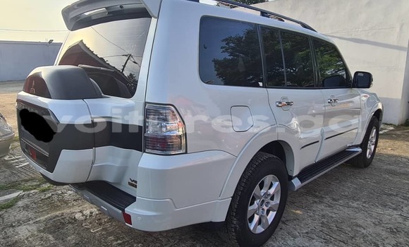 Buy New Mitsubishi Pajero White Car in Libreville in Estuary Buy New Mitsubishi Pajero White Car in Libreville in Estuary