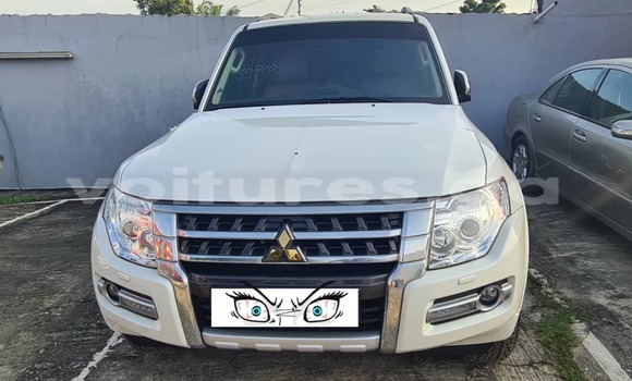Buy New Mitsubishi Pajero White Car in Libreville in Estuary Buy New Mitsubishi Pajero White Car in Libreville in Estuary