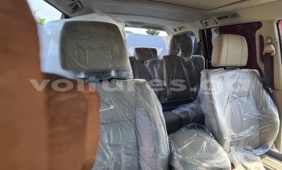 Buy New Mitsubishi Pajero White Car in Libreville in Estuary Buy New Mitsubishi Pajero White Car in Libreville in Estuary