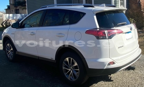 Acheter Occasion Voiture Toyota RAV4 Blanc à Fougamou, Ngounie Acheter Occasion Voiture Toyota RAV4 Blanc à Fougamou, Ngounie